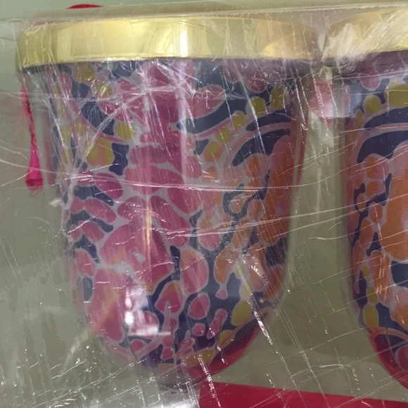 NWT Lilly Pulitzer Acrylic Wine Glasses Set of 2 with lids & straws - Picture 7 of 7